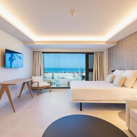 Apartamentos Playa Victoria Cádiz Eksteriør bilde