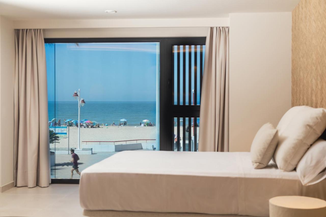 Apartamentos Playa Victoria Cádiz Eksteriør bilde